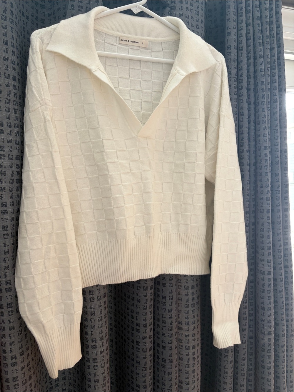 moon & madison Cream V-Neck Collared Knit Pullover